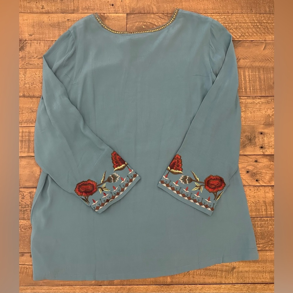 NWT Soft Surroundings Teal Blue Pathfind Floral Embroidered Top - Size L - Picture 2 of 6